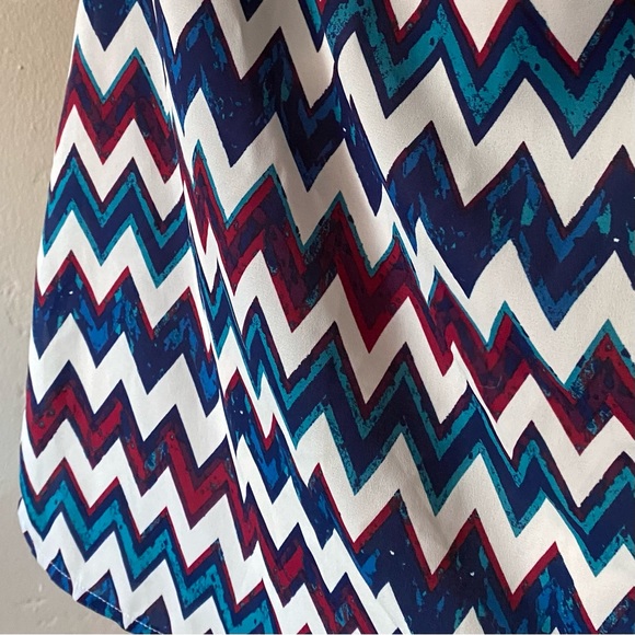 NWT Chevron Pattern Chiffon Long Sleeve Dress - Picture 6 of 8